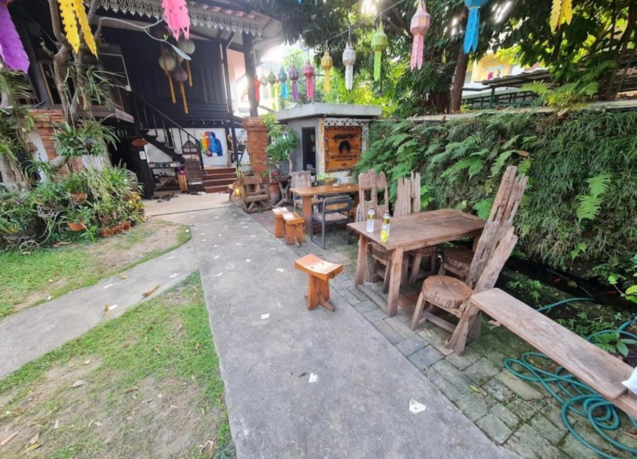 Nearthepark Backpack Boutique House Hostel Chiang Mai Exterior photo